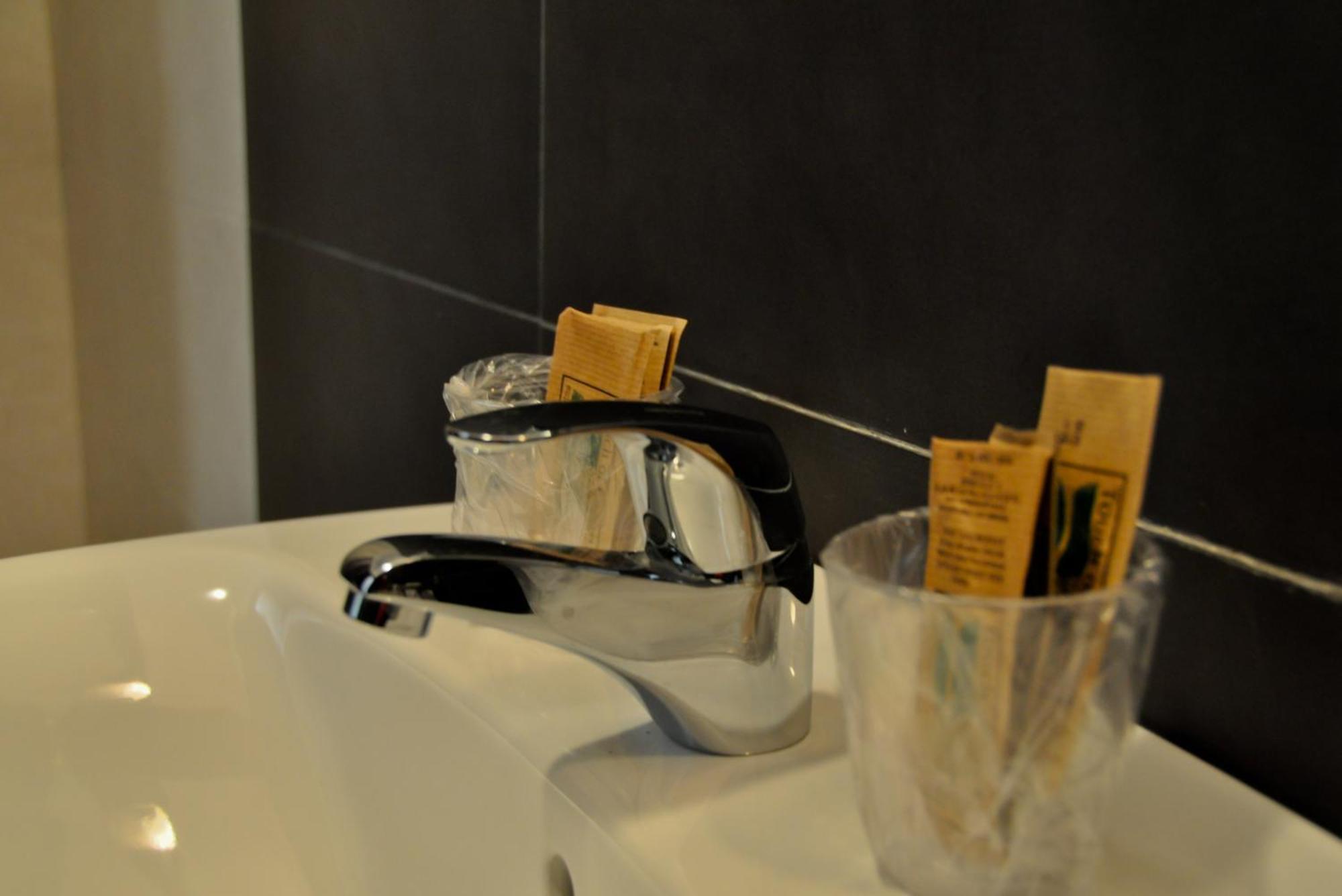 Hostal La Rotonda Ourense Extérieur photo