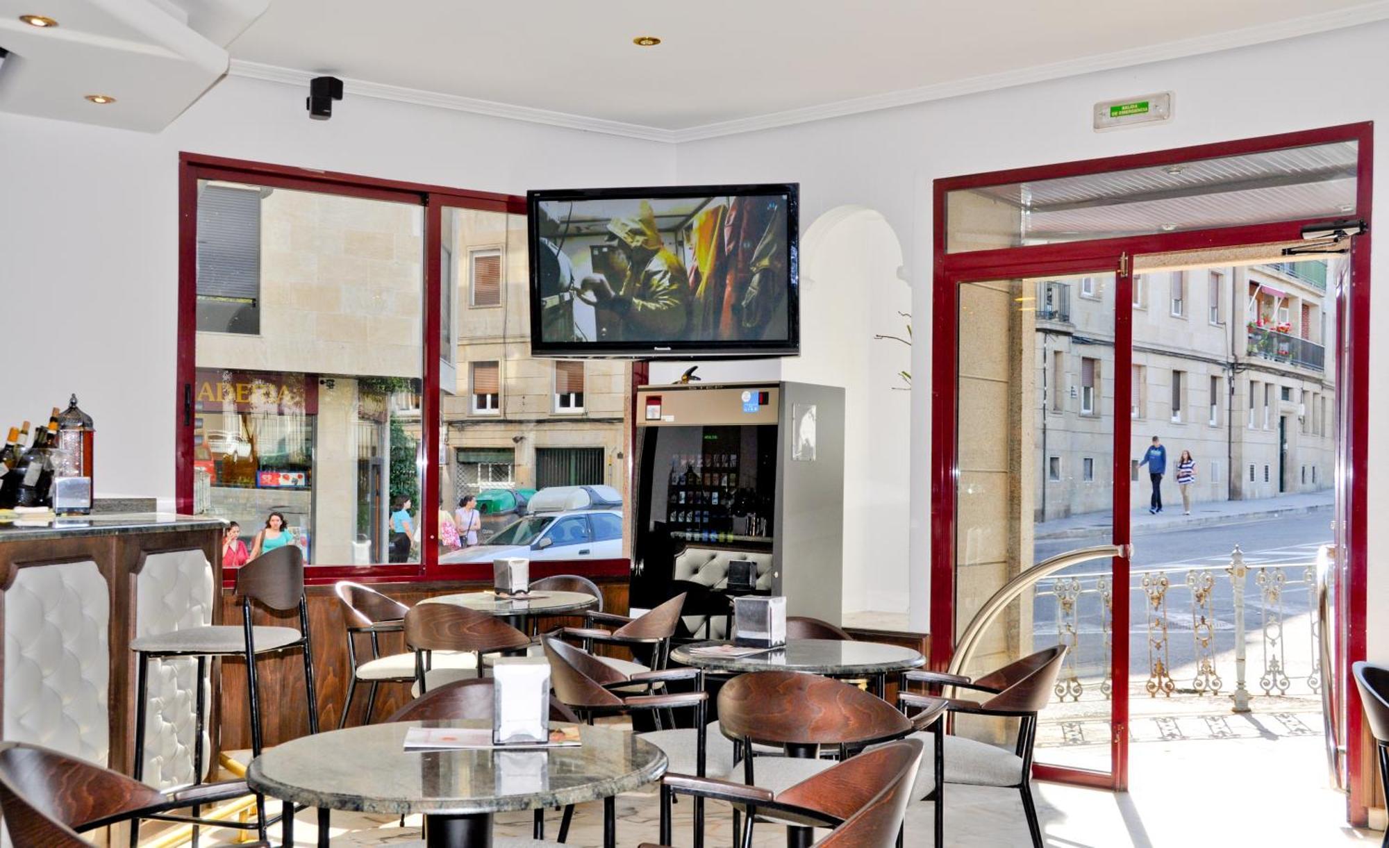 Hostal La Rotonda Ourense Extérieur photo